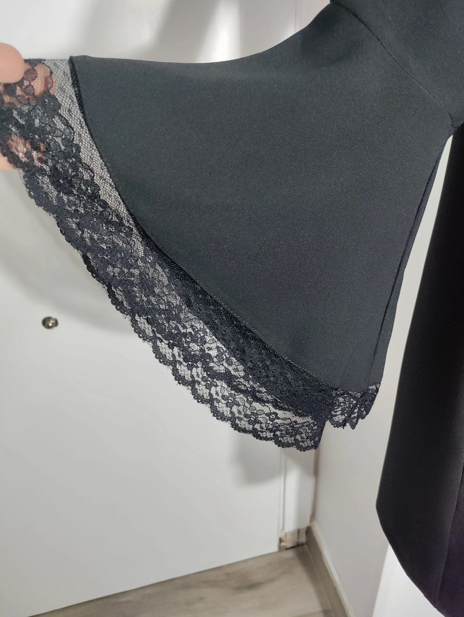 Zara Basic vestido preto com renda e botões no ombro tamanho M – photo 3